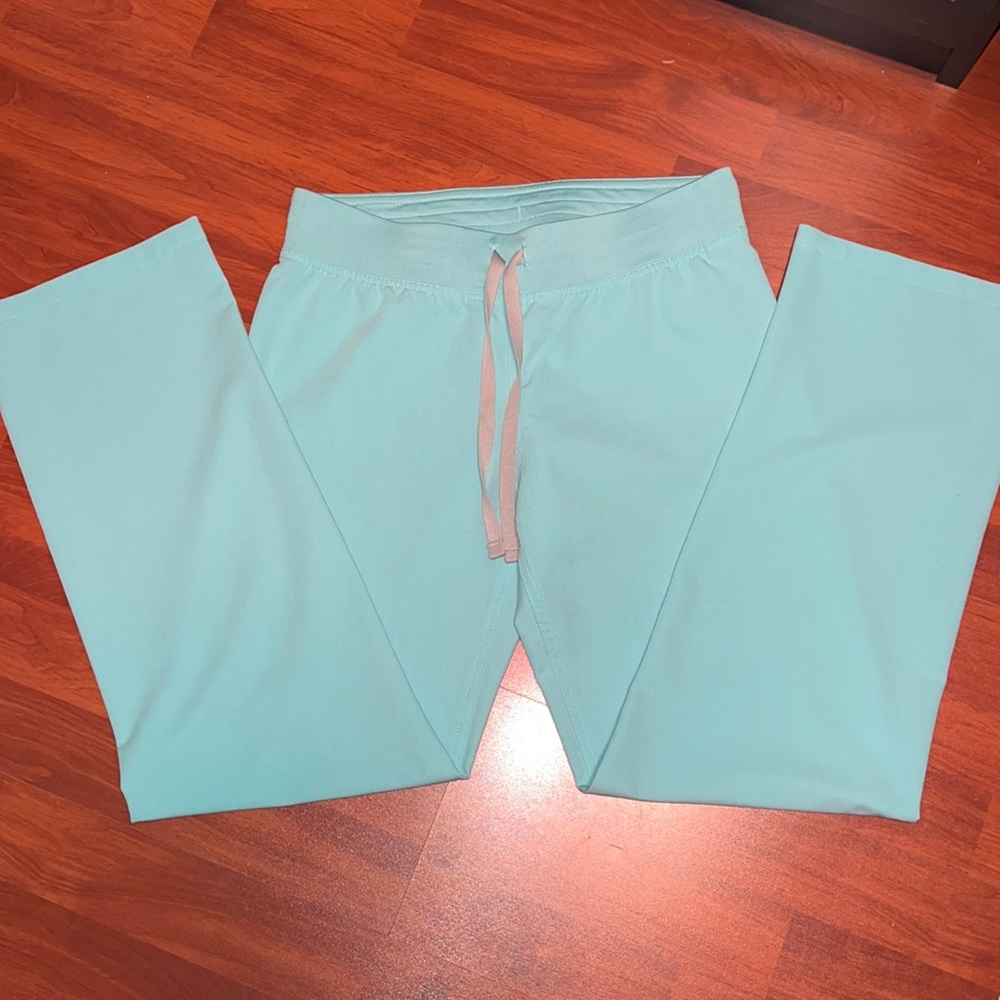 Figs Livingston scrub pants XSP. In limited edition fresh aqua.